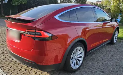 Tesla Model X 100D — SUV électrique premium, Autopilot avancé, 67'000 km — intérieur