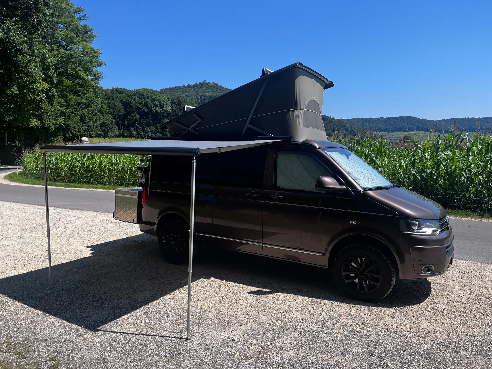 VW T5 2.0 TDI 180 — Camping-car 4×4 spacieux, parfait pour l'aventure en famille