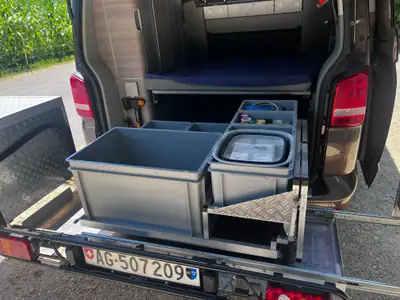 VW T5 2.0 TDI 180 — Camping-car 4×4 spacieux, parfait pour l'aventure en famille — Miniature 9