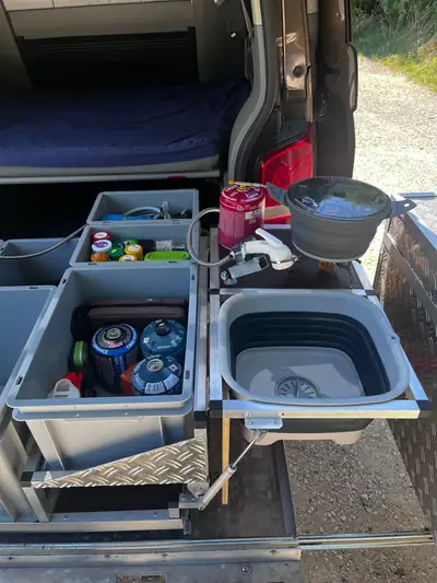VW T5 2.0 TDI 180 — Camping-car 4×4 spacieux, parfait pour l'aventure en famille — Miniature 10