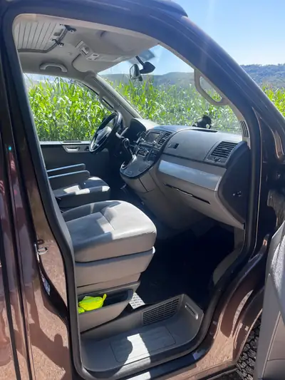 VW T5 2.0 TDI 180 — Camping-car 4×4 spacieux, parfait pour l'aventure en famille — Miniature 18