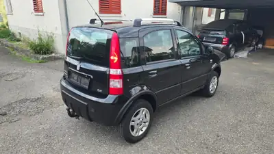 Fiat Panda 4x4 Climbing Freestyle — Véhicule de loisir polyvalent, sperrdifférentiel et treuil intégrés — fianco