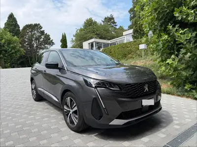 Peugeot 3008 PHEV 225 ch — SUV hybride rechargeable, 120 000 km, transmission automatique — Außenansicht