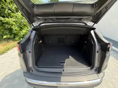 Peugeot 3008 PHEV 225 ch — SUV hybride rechargeable, 120 000 km, transmission automatique — Miniatur 9