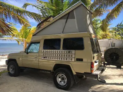 Toyota Land Cruiser HZJ78 — Le légendaire 4x4 diesel, fiabilité éprouvée — vista esterna