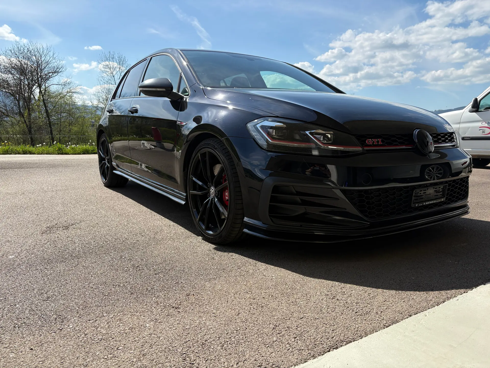 VW Golf 2.0 TSI GTI TCR — Performance sportive et fiabilité allemande
