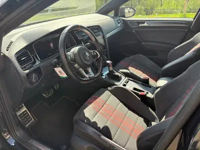 VW Golf 2.0 TSI GTI TCR — Performance sportive et fiabilité allemande — Seitenansicht