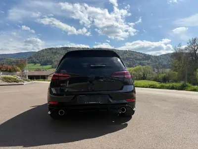 VW Golf 2.0 TSI GTI TCR — Performance sportive et fiabilité allemande — Heckansicht