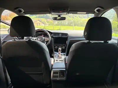 VW Golf 2.0 TSI GTI TCR — Performance sportive et fiabilité allemande — Miniatur 7