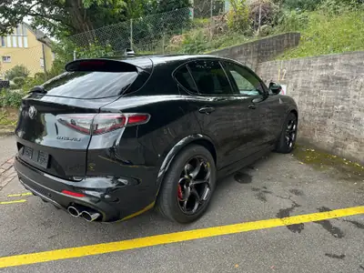 Alfa Romeo Stelvio 2.9 V6 Biturbo Quadrifoglio — SUV sportif 510 ch, exemplaire d'exception — interni