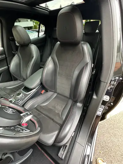 Alfa Romeo Stelvio 2.9 V6 Biturbo Quadrifoglio — SUV sportif 510 ch, exemplaire d'exception — Miniatura 10