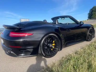 Porsche 911 Turbo S Cabrio TECHART — Sportive découverte 620 ch, finition carbone — arrière