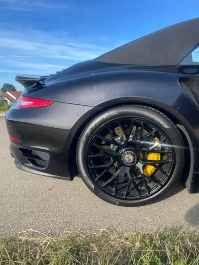 Porsche 911 Turbo S Cabrio TECHART — Sportive découverte 620 ch, finition carbone — intérieur