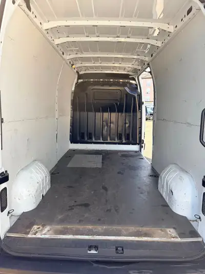 Opel Movano 2021 — Fourgon robuste, 81 500 km, moteur diesel fiable — Detail
