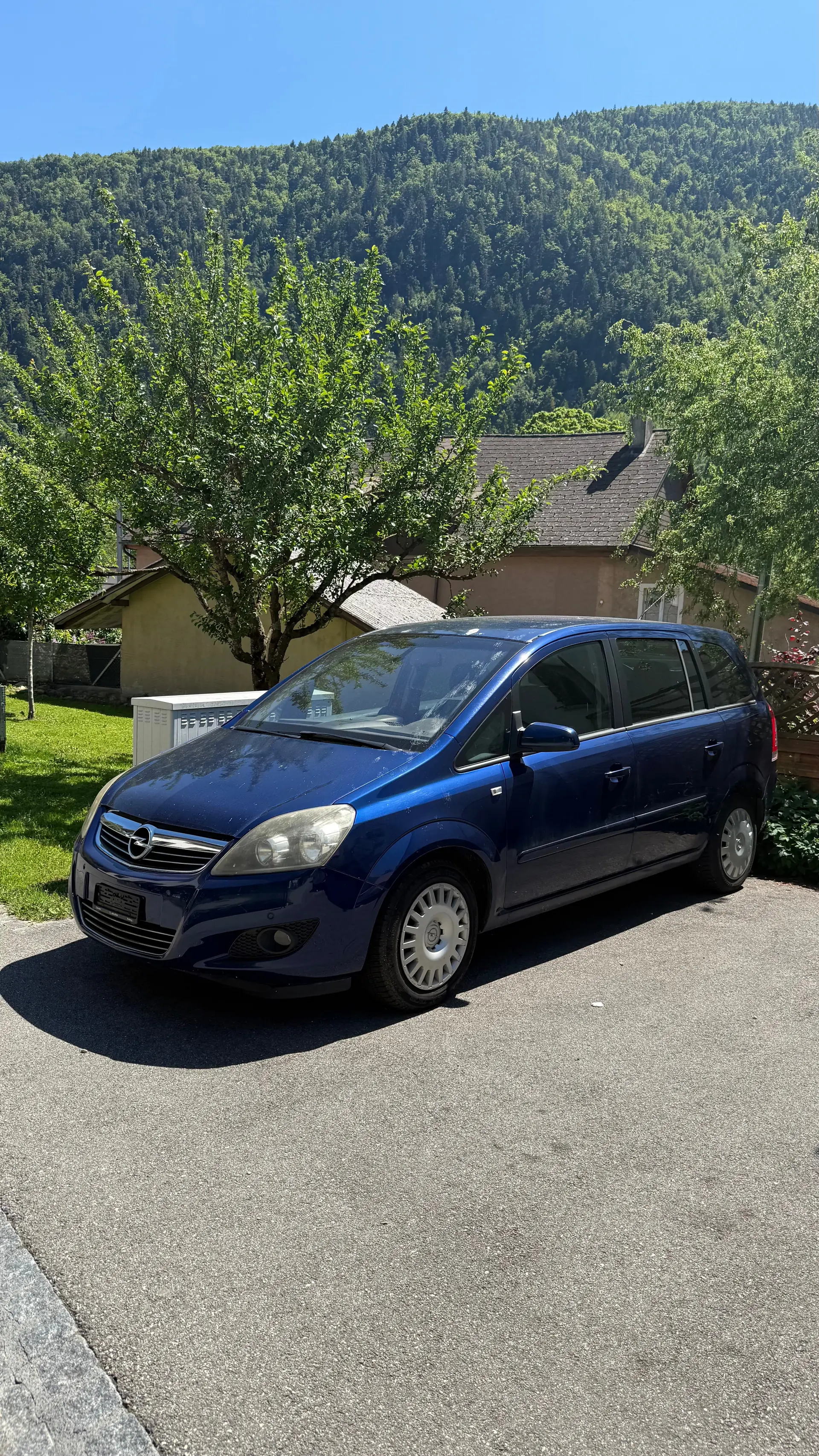 Opel Zafira 1.8 16V Sport — Monospace 7 places, fiable et spacieux — vista esterna