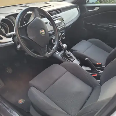 Alfa Romeo Giulietta Diesel 2021 — Berline italienne affûtée, entretien suivi — Armaturenbrett