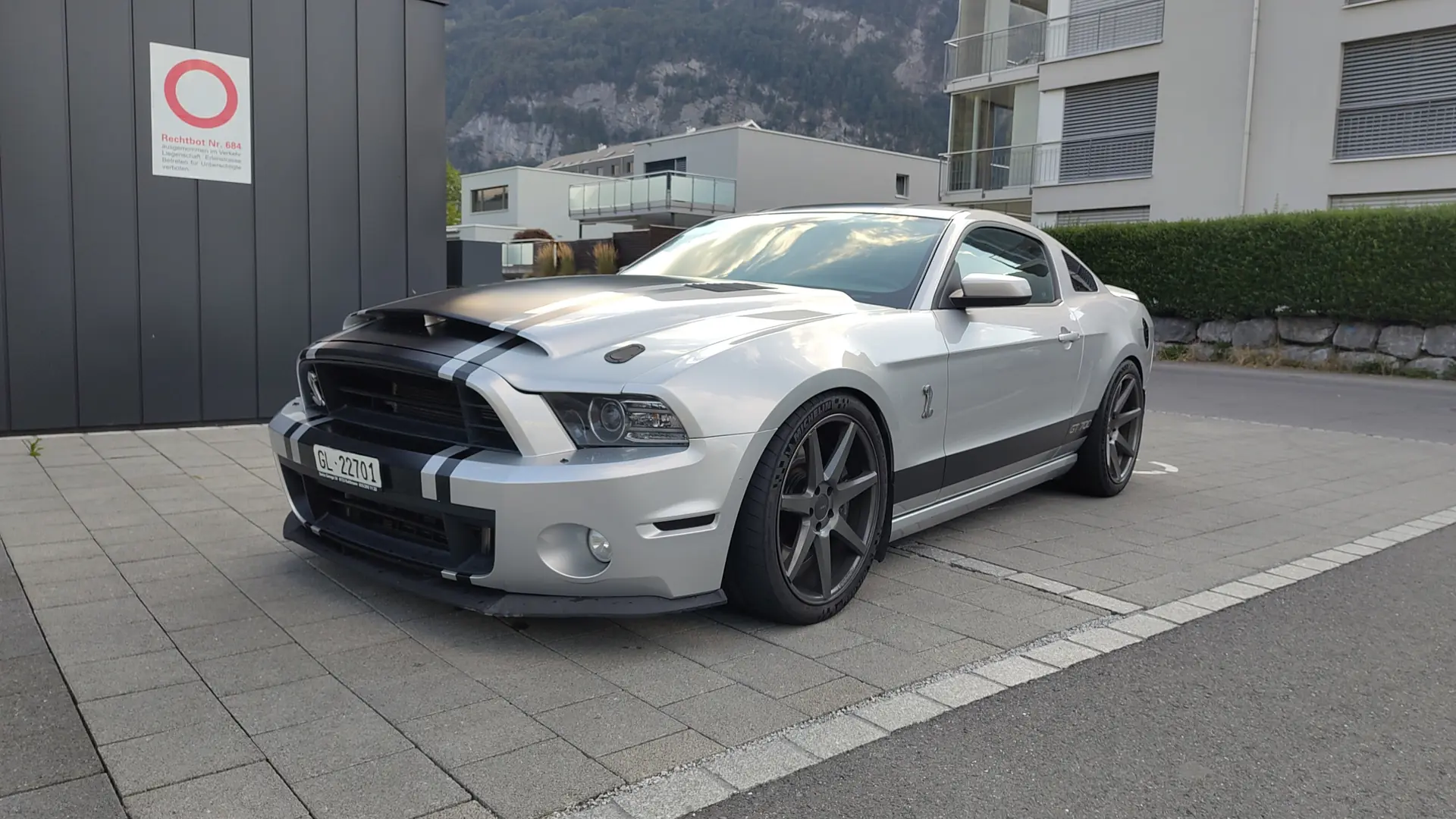 Ford Mustang Shelby GT500 2013 — Muscle-car légendaire, 700 ch purs — vista esterna