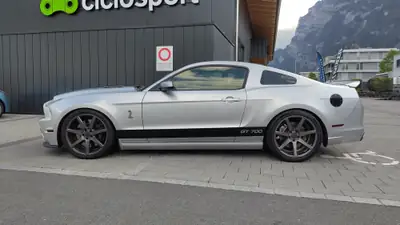 Ford Mustang Shelby GT500 2013 — Muscle-car légendaire, 700 ch purs — interni