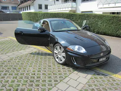 Jaguar XK XKR Coupé 2010 — Coupé sport britannique, 510 ch et prestige intemporel — détail