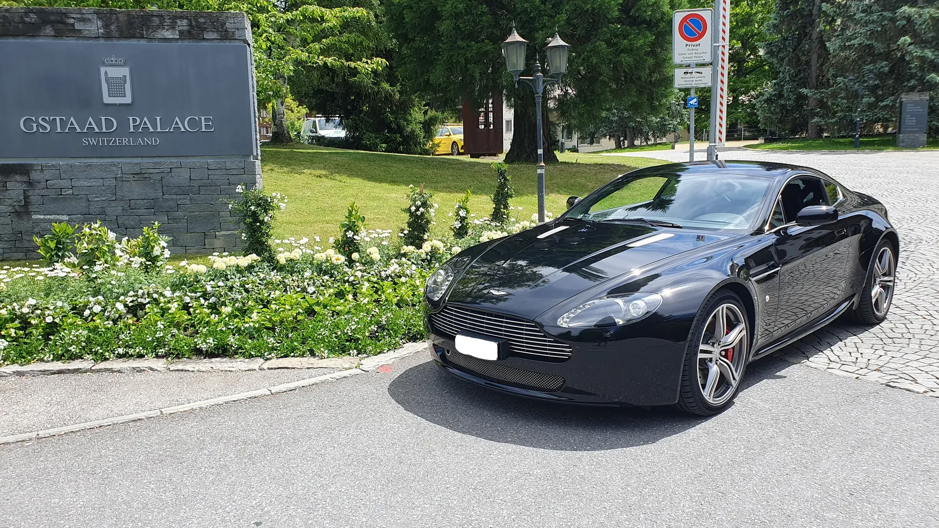 Aston Martin V8 Vantage 4.3 — Coupé sportif de légende, édition N400 limitée