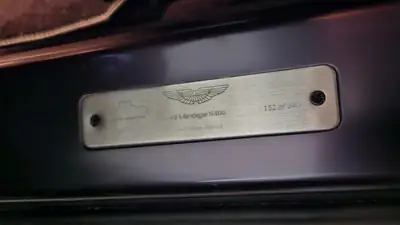 Aston Martin V8 Vantage 4.3 — Coupé sportif de légende, édition N400 limitée — Detail