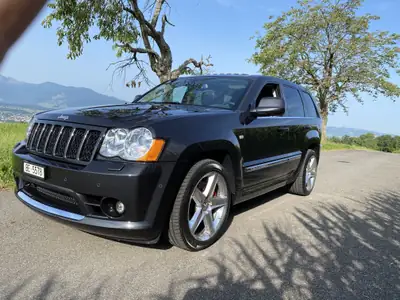 Jeep Grand Cherokee SRT8 — Muscle SUV légendaire, seulement 27'809 km — détail