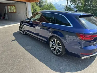 Audi S4 Avant 3.0 V6 TFSI — Break sportif quattro, 353 ch et 128'000 km — fianco