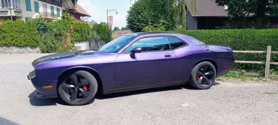 Dodge Challenger 6.1 HEMI SRT8 — Muscle car légendaire, 432 ch purs — vista esterna
