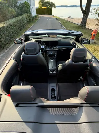 Mercedes-Benz E 53 AMG Cabriolet — 435 ch, toit ouvert, luxe sportif 4MATIC+ — arrière