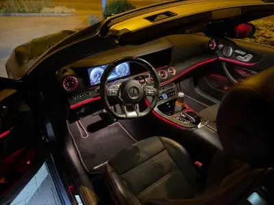 Mercedes-Benz E 53 AMG Cabriolet — 435 ch, toit ouvert, luxe sportif 4MATIC+ — détail