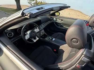 Mercedes-Benz E 53 AMG Cabriolet — 435 ch, toit ouvert, luxe sportif 4MATIC+ — Miniature 13