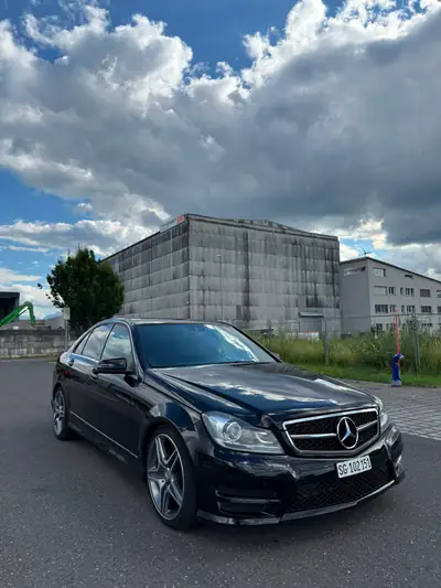 Mercedes-Benz C 350 V6 BlueEF Avantgarde — Élégance et performance, 105'000 km — vue extérieure