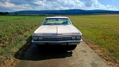 Chevrolet Impala 1965 — Berline légendaire américaine, 82'000 km d'histoire — arrière