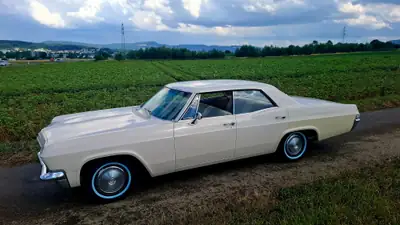 Chevrolet Impala 1965 — Berline légendaire américaine, 82'000 km d'histoire — intérieur
