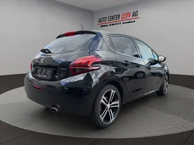 Peugeot 208 1.2 PureTech GT Line — Citadine dynamique, faible kilométrage, équipée navigation — détail