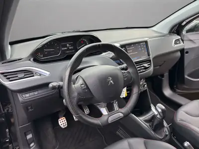 Peugeot 208 1.2 PureTech GT Line — Citadine dynamique, faible kilométrage, équipée navigation — Miniature 7