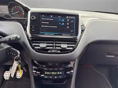 Peugeot 208 1.2 PureTech GT Line — Citadine dynamique, faible kilométrage, équipée navigation — Miniature 12
