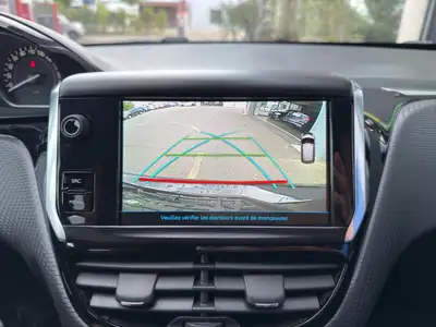 Peugeot 208 1.2 PureTech GT Line — Citadine dynamique, faible kilométrage, équipée navigation — Miniature 26