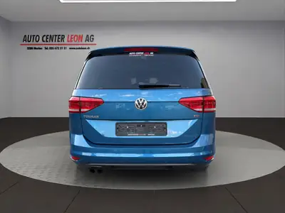 VW Touran 1.4 TSI BlueMotion — Monospace familial fiable, toit panoramique et 8 places — tableau de bord