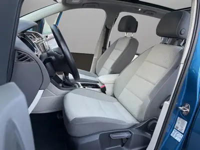 VW Touran 1.4 TSI BlueMotion — Monospace familial fiable, toit panoramique et 8 places — Miniature 9