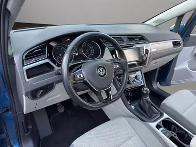 VW Touran 1.4 TSI BlueMotion — Monospace familial fiable, toit panoramique et 8 places — Miniature 10
