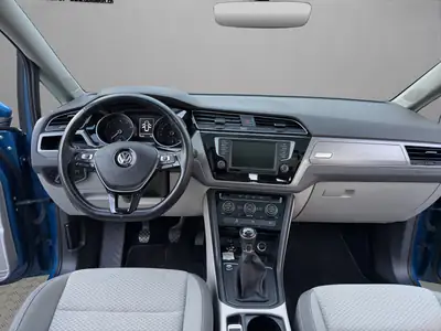 VW Touran 1.4 TSI BlueMotion — Monospace familial fiable, toit panoramique et 8 places — Miniature 14