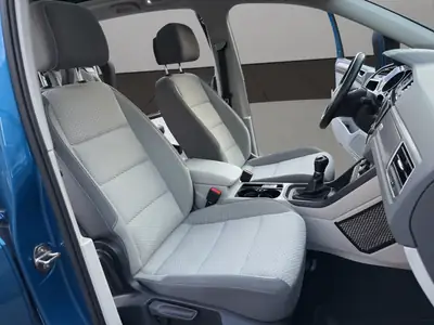 VW Touran 1.4 TSI BlueMotion — Monospace familial fiable, toit panoramique et 8 places — Miniature 17
