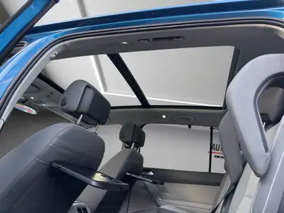 VW Touran 1.4 TSI BlueMotion — Monospace familial fiable, toit panoramique et 8 places — Miniature 22