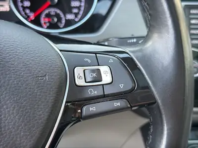 VW Touran 1.4 TSI BlueMotion — Monospace familial fiable, toit panoramique et 8 places — Miniature 26