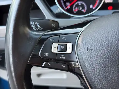 VW Touran 1.4 TSI BlueMotion — Monospace familial fiable, toit panoramique et 8 places — Miniature 25