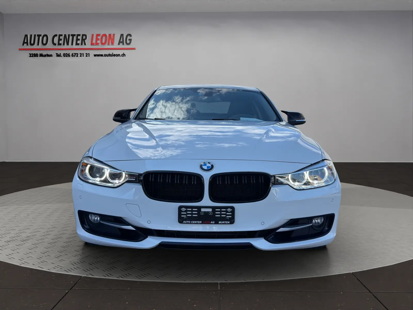 BMW 328i Sport Line — Berline élégante, 245 ch et entretien récent