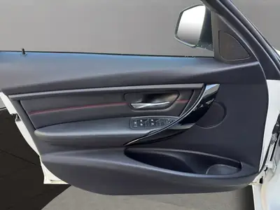 BMW 328i Sport Line — Berline élégante, 245 ch et entretien récent — Miniature 12