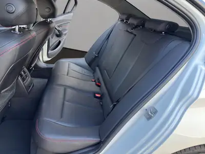 BMW 328i Sport Line — Berline élégante, 245 ch et entretien récent — Miniature 13