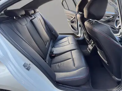 BMW 328i Sport Line — Berline élégante, 245 ch et entretien récent — Miniature 18
